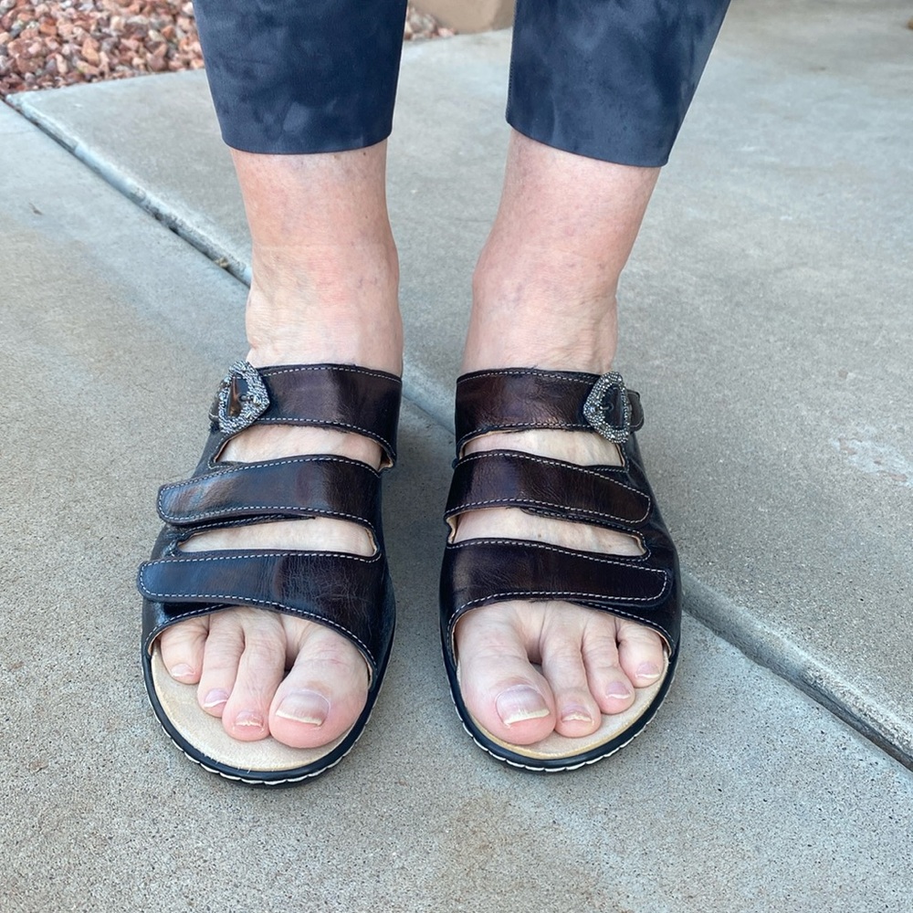 Think! Women’s wedge sandals.